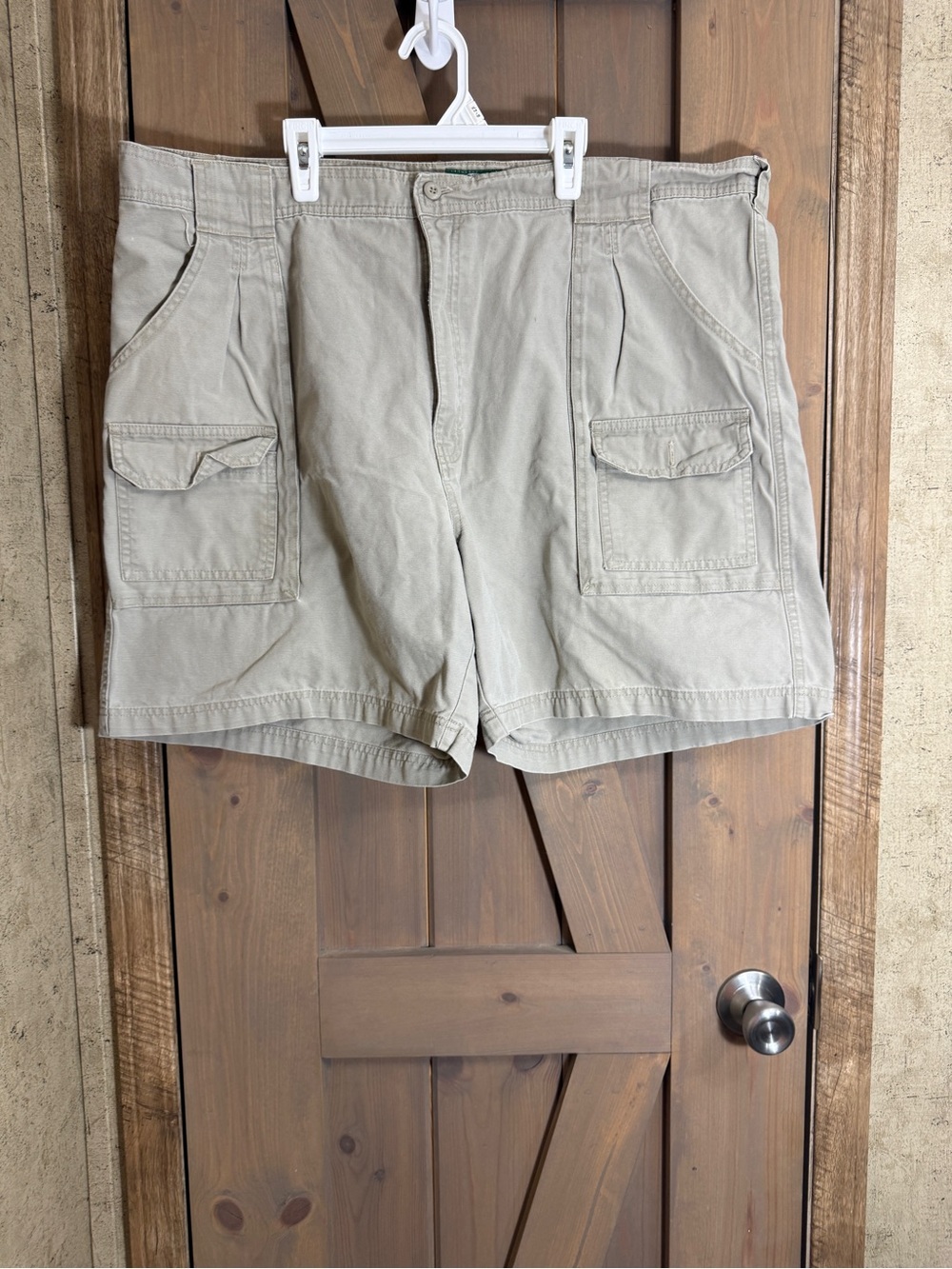 Cabela's Men's Cargo Shorts in Khaki